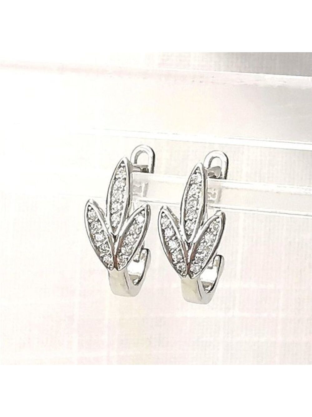 Sterling silver cz Leaf leaves latch Lever back huggie earrings 🆕